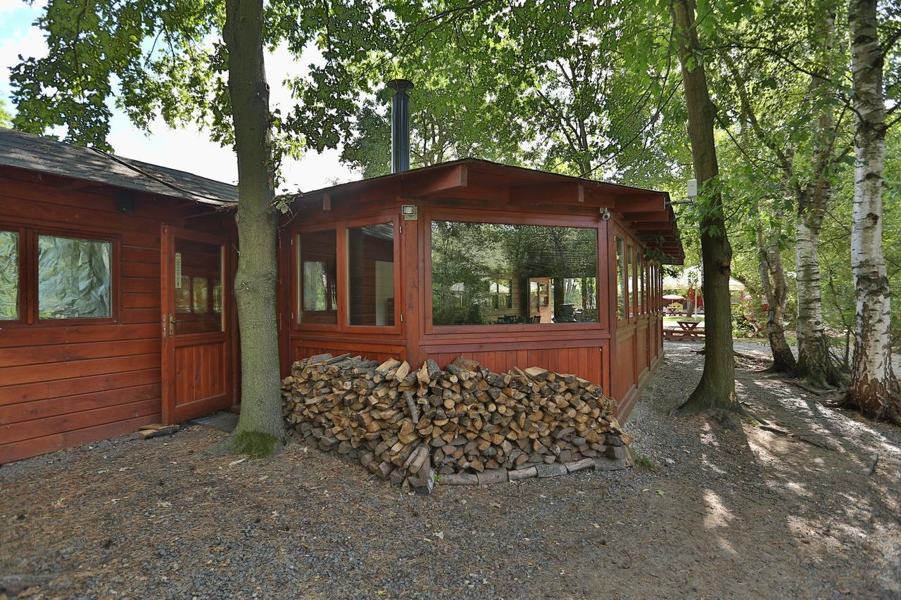 Penzion - Rybolov Pro Deti A Dospele Lázně Bohdaneč エクステリア 写真